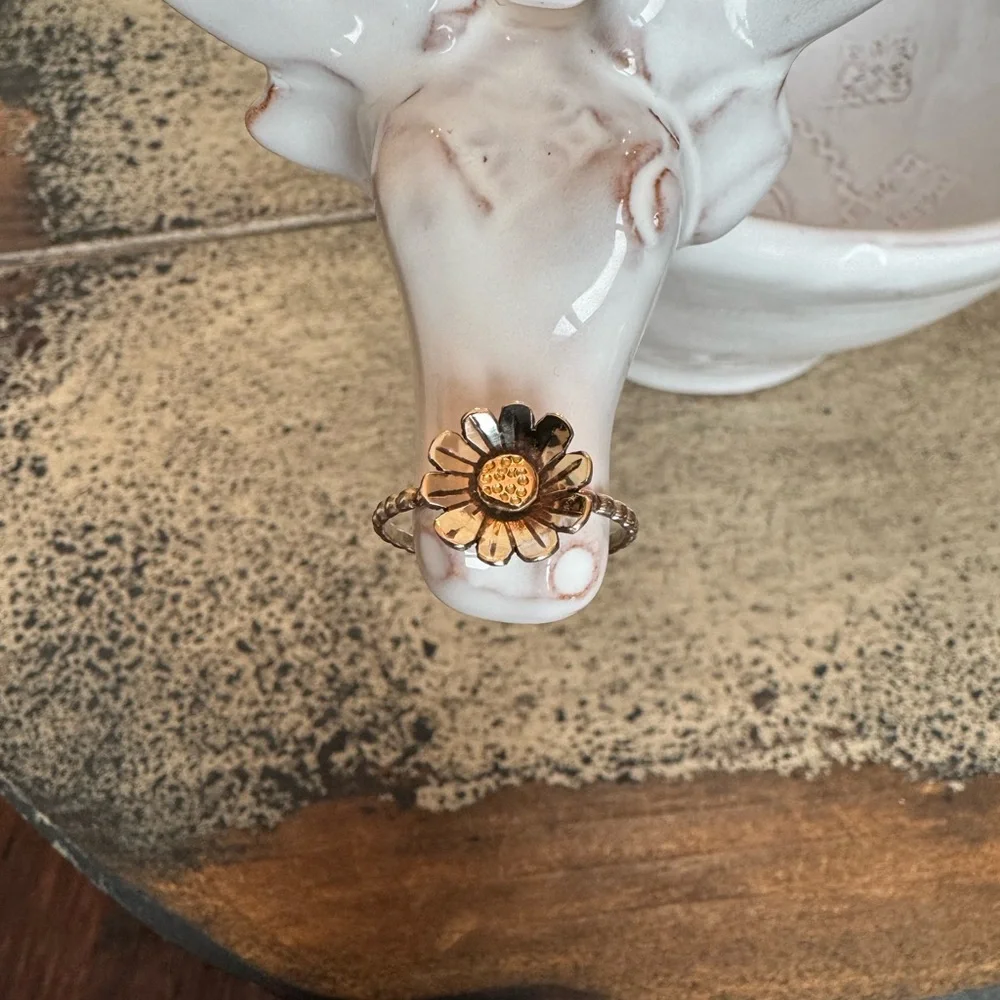 14KW&YG Charming Daisy Ring